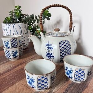 Vintage Otagiri Ceramic Japanese Teapot With 4 Cups Rattan Handle White Blue